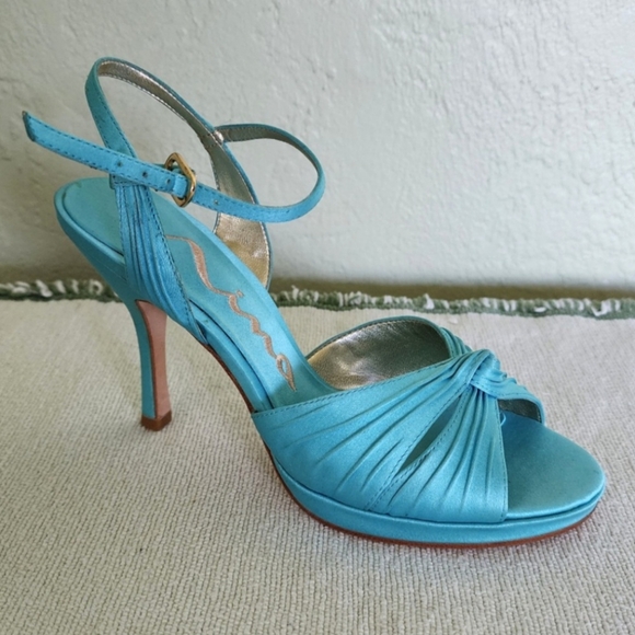 Shoes - Picture 1 of 3